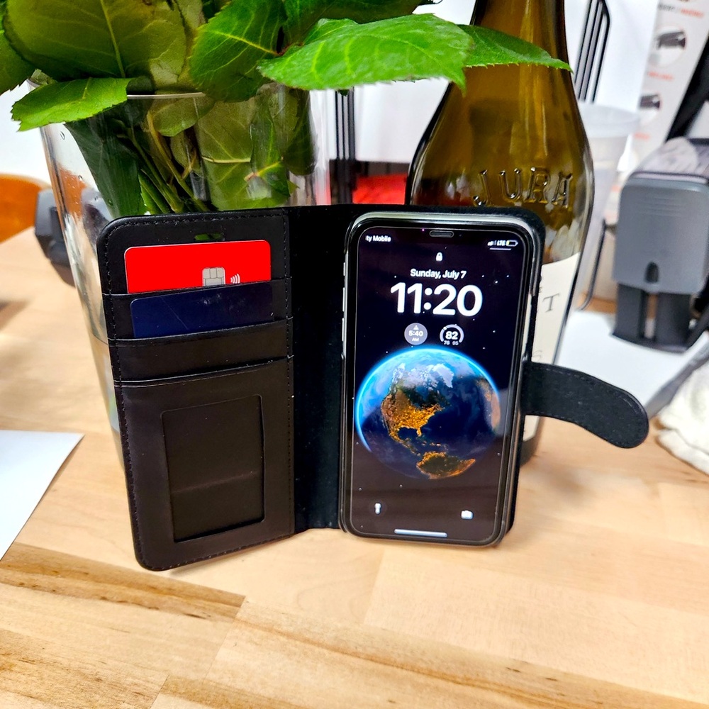 iLuv Diary Case for iPhone XR in Black